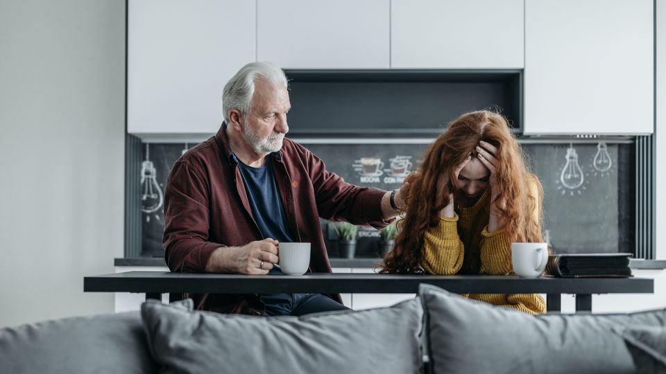 Когда суд откажет в алиментах с детей на родителей, даже если деньги на вес золота