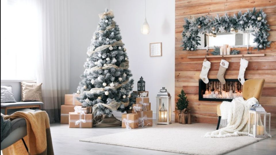 Как нарядить елку в 2025 году: избегайте распространенных ошибок