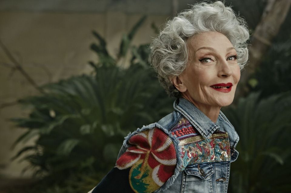 Преображение привлекательности: как возраст делает женщин более притягательными