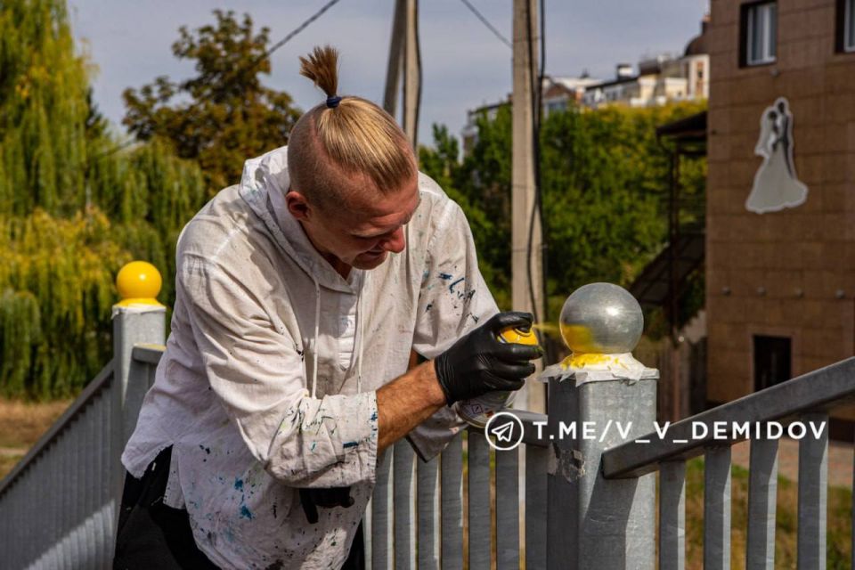 Мост эмоций: на путепроводе в Белгороде появится «живая» лента из смайлов