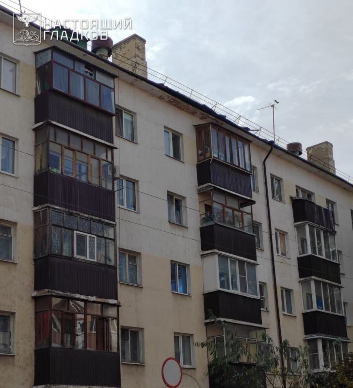 В Белгороде вражеский дрон сдетонировал о кровлю многоквартирного дома