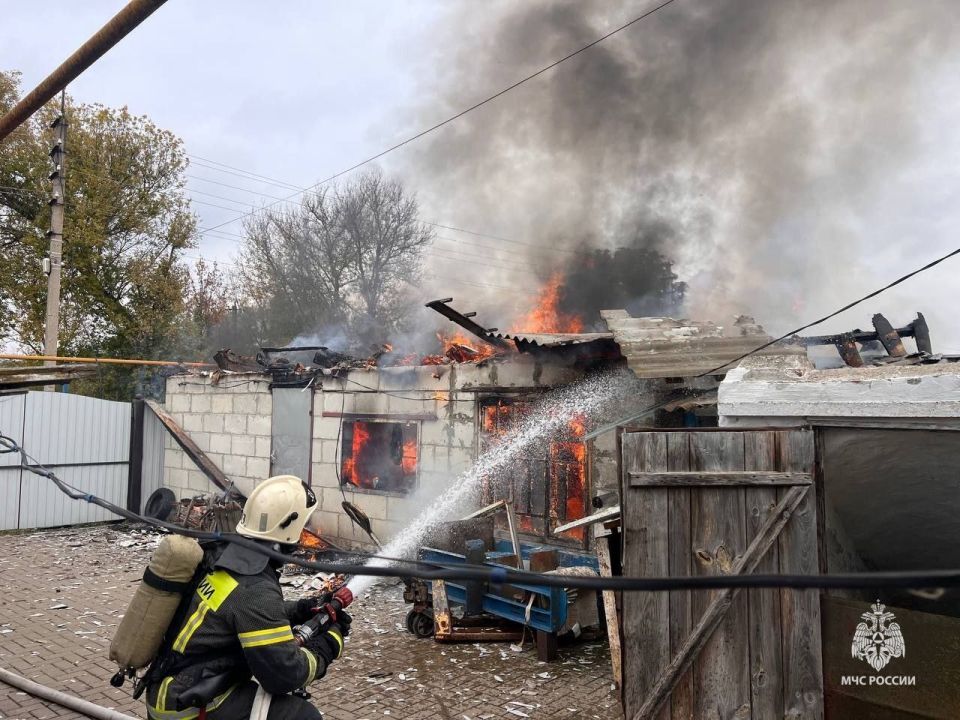В Корочанском районе в сгоревшем авто спасатели обнаружили тело 61-летнего мужчины