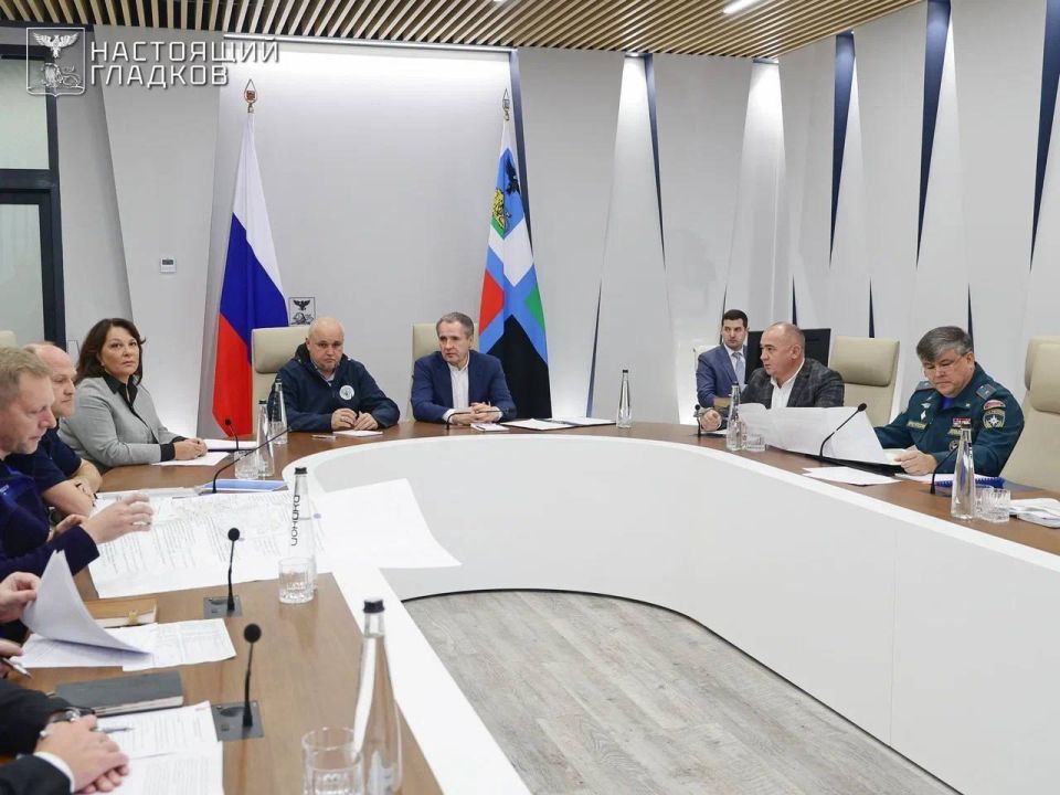 Вячеслав Гладков: Вместе с министром энергетики Российской Федерации Сергеем Евгеньевичем Цивилевым провели совещание по готовности Белгородской области к осенне-зимнему периоду