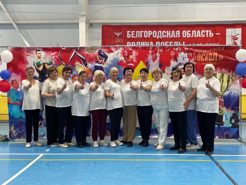 "На активной волне" - под таким названием сегодня в физкультурно-оздоровительном комплексе прошел фестиваль серебряного возраста