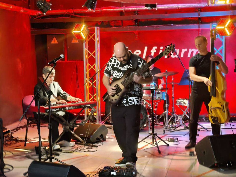 В Белгородской филармонии продолжается фестиваль современного искусства «ЭТАЖИ»