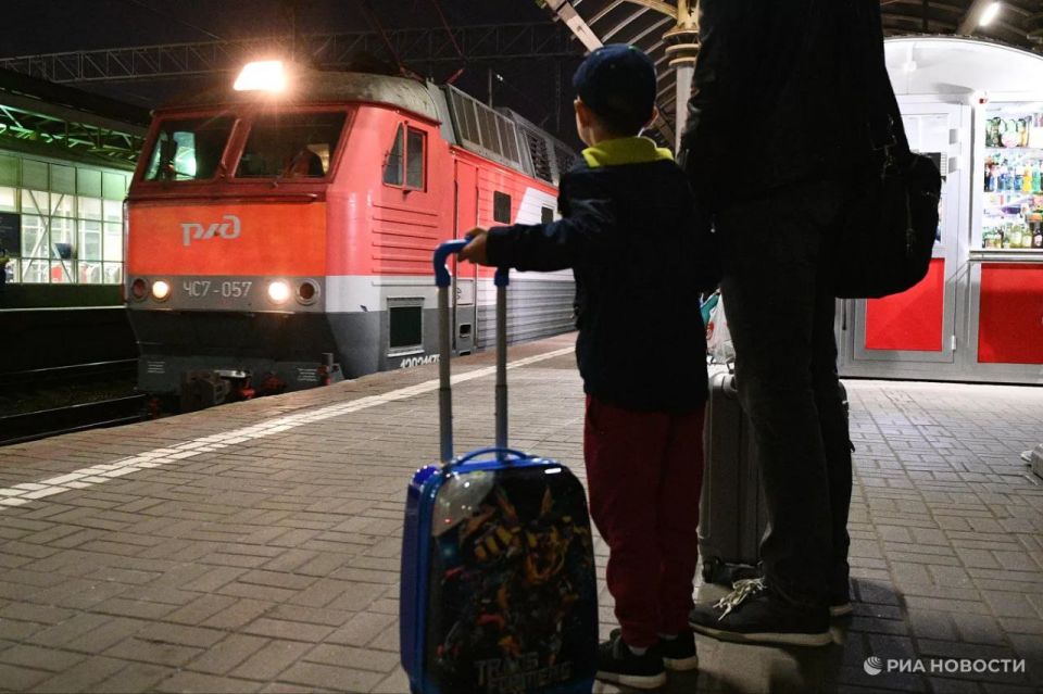    &quot;&quot;       ,       ,  