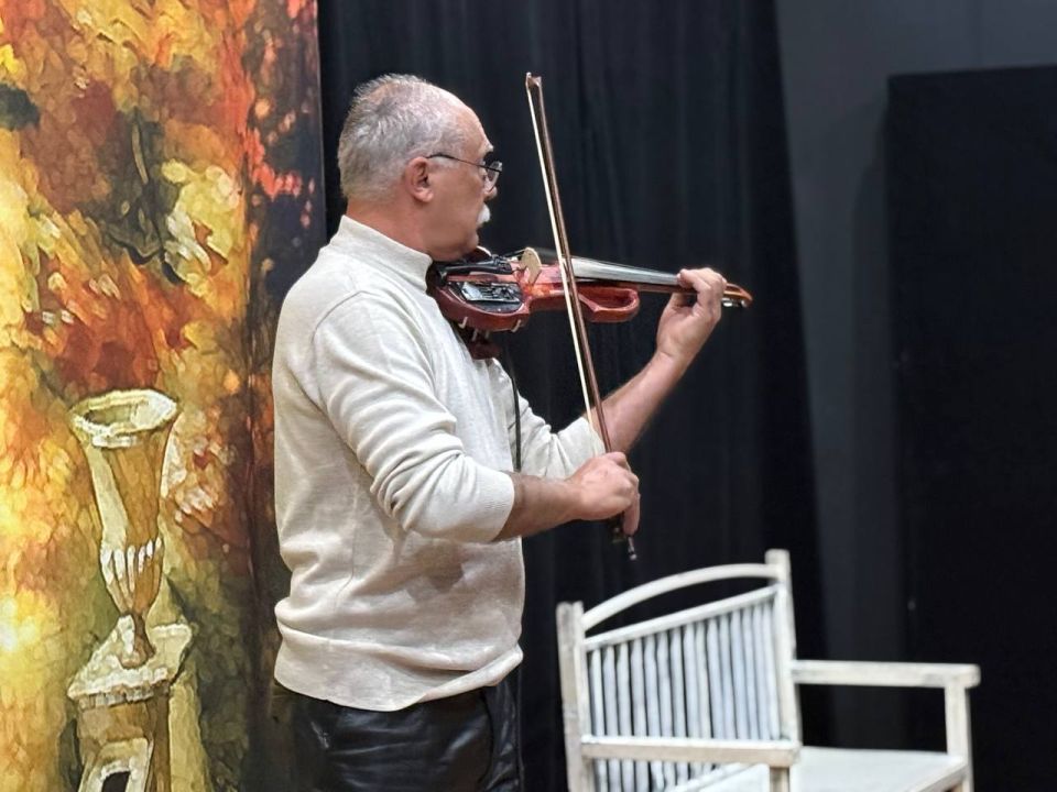 В Белгородском академическом драматическом театре имени М.С. Щепкина состоялась творческая встреча с заведующим музыкальной частью Русланом Родионовым