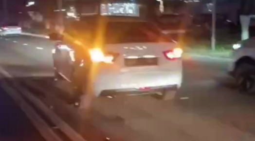     堖   