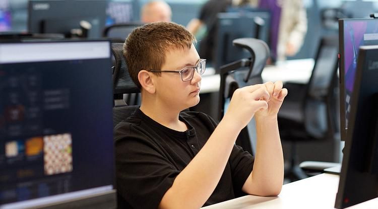 В Белгороде прошёл турнир по электронным шахматам