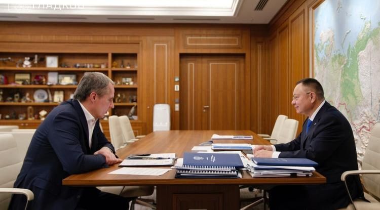 Вячеслав Гладков встретился с министром строительства и ЖКХ РФ Иреком Файзуллиным