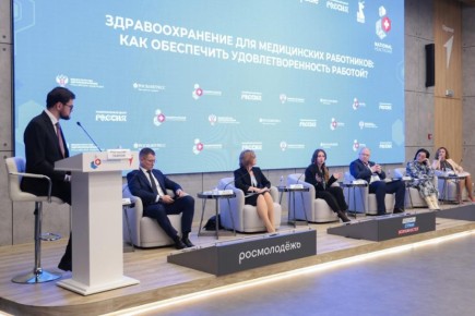 Вячеслав Гладков: В Белгородской области благодаря системному подходу сокращается кадровый дефицит врачей и медперсонала в государственных медучреждениях