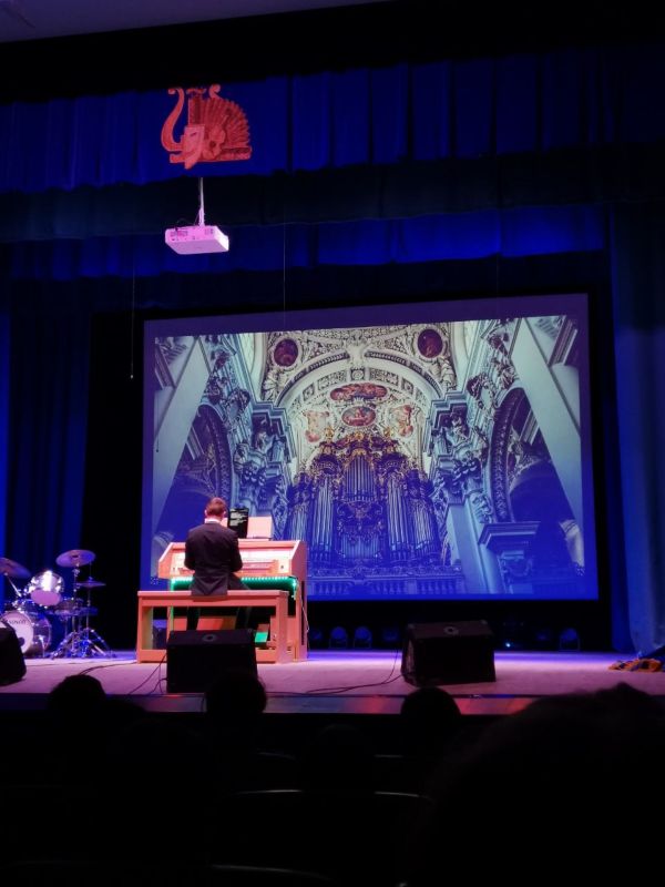 Органист Белгородской государственной филармонии, лауреат международных конкурсов Тимур Халиуллин представил программу «От Барокко до рока» в Старом Осколе