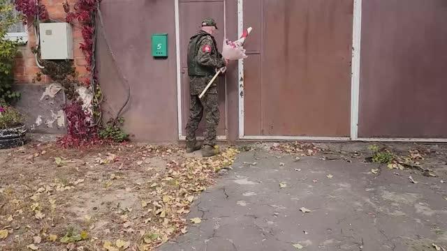Бойцы "Севера" посетили труженицу тыла в Белгородской области