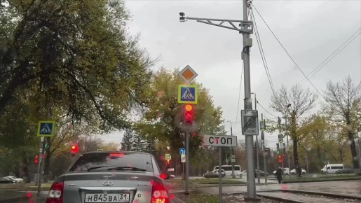 Доброе утро, друзья. В дождливую погоду водители обязаны соблюдать особые меры предосторожности Перед поездкой убедитесь, что шины имеют достаточную глубину протектора и давление воздуха соответствует норме