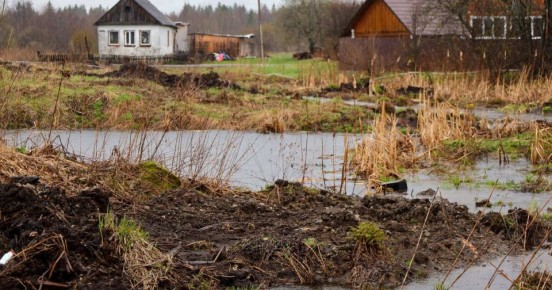 Разрушение плотины в Белгородской области привело к затоплению огородов