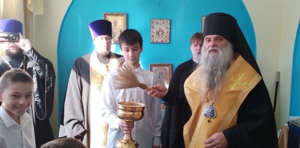 Воспитанников Многопрофильного центра социальной помощи семье и детям «Семья» посетил Преосвященнейший епископ Валуйский и Алексеевский Савва