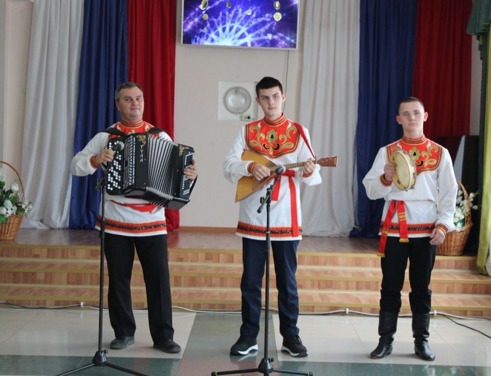 В Вейделевке прошёл районный фестиваль-конкурс «Молодые таланты – 2025»