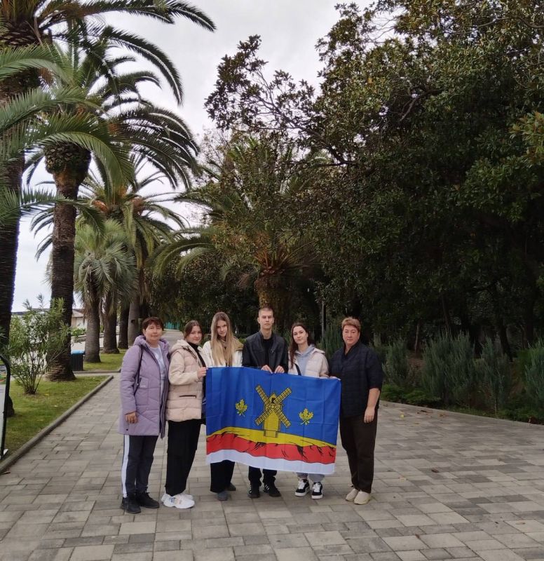 Краснояружские школьники, под руководством научных руководителей Ларисы Бугаевой и Светланы Ивановой-Ястребовой, успешно выступили на очном этапе Международного конкурса "Старт в науке", проходившем в Сочи, на территории...