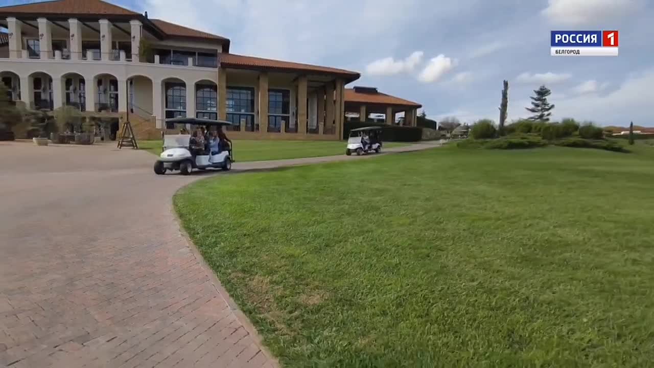 Вы же помните, что наша съёмочная группа провела три дня в Геленджике? Админ завидует, но всё-таки показывает вам эту красоту