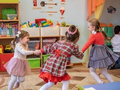 В Волоконовке капитально отремонтировали детский сад «Сказка», сообщил губернатор