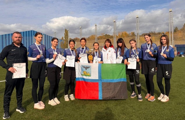 Белгородские спортсменки стали серебряными призёрами первенства России по лапте