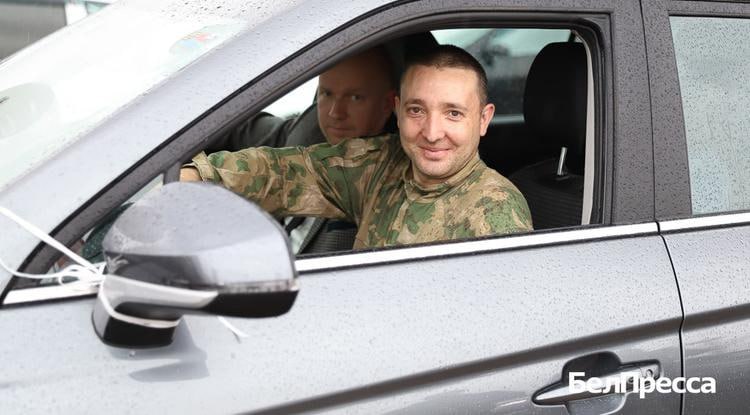 Ветеран СВО из Белгорода получил автомобиль с ручным управлением