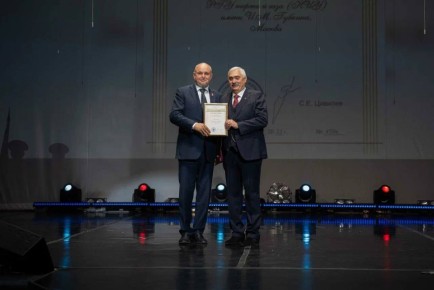 Сергей Цивилев поздравил Губкинский университет с 95-летием