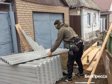 В Шебекинском округе, несмотря на сложную погоду и обстановку, продолжается восстановление объектов, пострадавших от обстрелов ВСУ