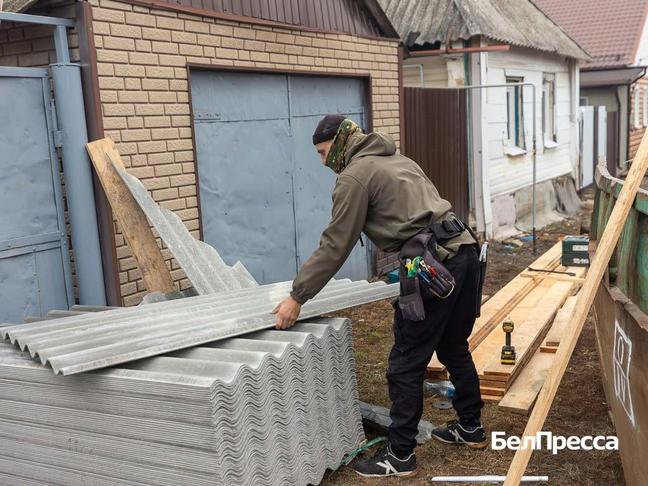 В Шебекинском округе, несмотря на сложную погоду и обстановку, продолжается восстановление объектов, пострадавших от обстрелов ВСУ