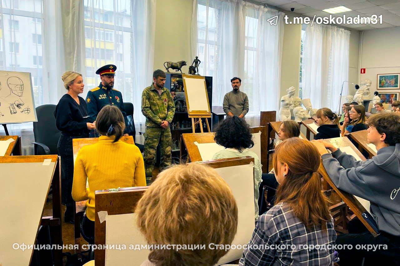 В Детской художественной школе прошла Всероссийская акция «Портрет героя»