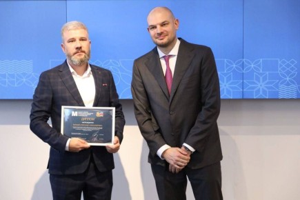 Сразу две награды конкурса имени Бориса Максудова везут из Краснодара наши специальный корреспондент Александр Коробов и ведущая программ службы радиовещания Владлена Русских! Наши коллеги стали лауреатами престижной...