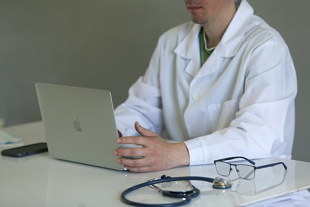 В Белгороде мужчина получил направление в больницу с пометкой «тупой дегенерат»