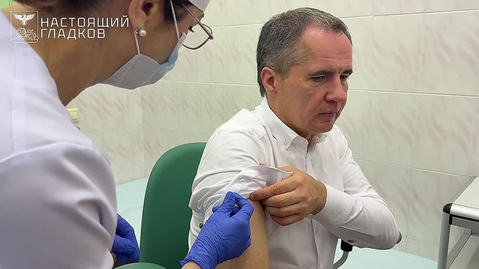 Вячеслав Гладков: Сегодня сделал прививку.. Стараюсь проходить процедуру каждый год - особенно до начала пика заболеваемости