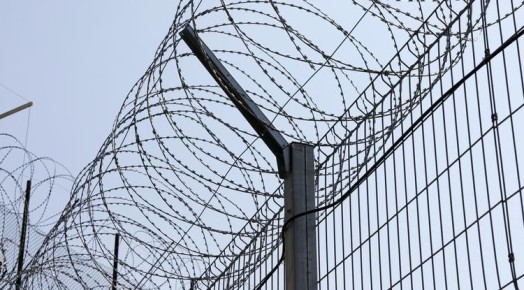 В Белгородской области из?под стражи сбежал обвиняемый в убийстве и изнасиловании военный