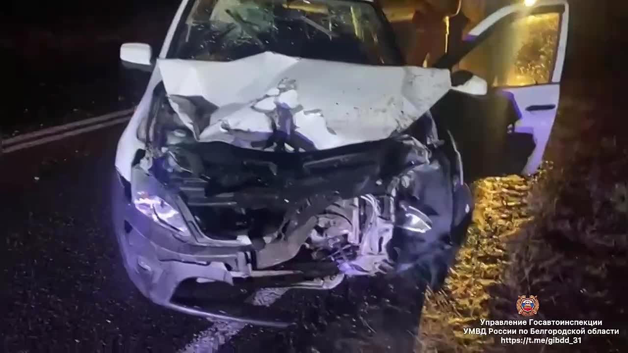 Легковушка столкнулась с «Камазом» в Чернянском районе: водитель и его 59-летняя пассажирка получили телесные повреждения