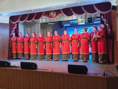 В зале Дома Дерябина прошел праздничный концерт «Пою о Родине моей», посвященный Дню народного единства