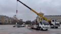 На Соборной площади Белгорода начали установку главной ёлки области