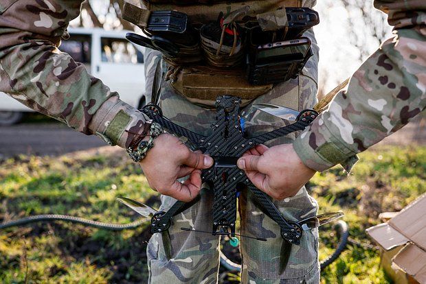 Гладков сообщил об ударе ВСУ по частному дому с находящейся там женщиной