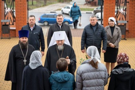 В день памяти иконы Божией Матери «Всех скорбящих Радость», митрополит Белгородский и Старооскольский Иоанн совершил Божественную литургию в нашем храме по случаю престольного праздника