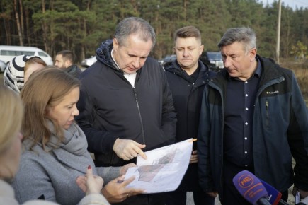 Вячеслав Гладков посетил место строительства флагманской президентской школы в Белгороде