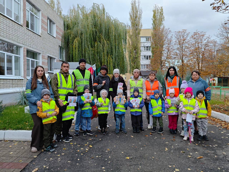 Белгородские дошкольники призвали пешеходов и водителей к соблюдению ПДД