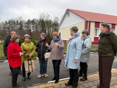 Анна Куташова: В рамках контроля за сроками реализации проектов наших ТОСов — победителей областного конкурса социально значимых инициатив — приехала в Яковлевский округ