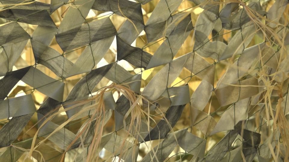 Защита ручной работы: как в Старом Осколе плетут маскировочные сети для фронта