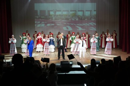 Во Дворце культуры и спорта Валуйского городского округа состоялась творческая программа «Белгородская область — Родина Победы», подготовленная Новооскольским муниципальным округом в рамках областной культурной эстафеты...