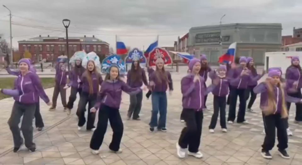 А это #танцполвезде из прифронтового Шебекино