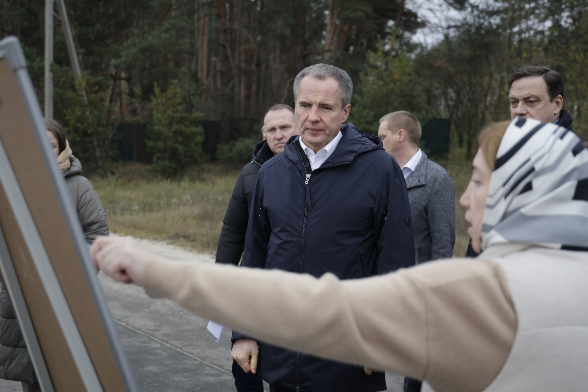 Вячеслав Гладков обсудил концепцию флагманской президентской школы на месте строительства