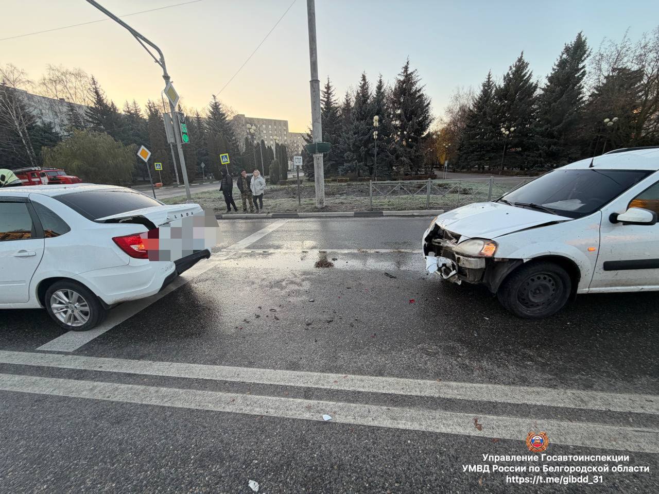 #СВОДКА_ДТП. По предварительным данным, вчера около 06 часов 55 минут на пр. Губкина 23-летний водитель, управляя автомобилем «Лада Ларгус» не выдержал безопасную дистанцию и совершил столкновение с автомобилем «Лада...