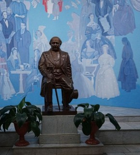 Сегодня, в день рождения Михаила Семёновича Щепкина – выдающегося русского актёра, чьё имя золотыми буквами вписано в историю русского театра, – Олег Александрович Медведев посетил его родину, село Алексеевку