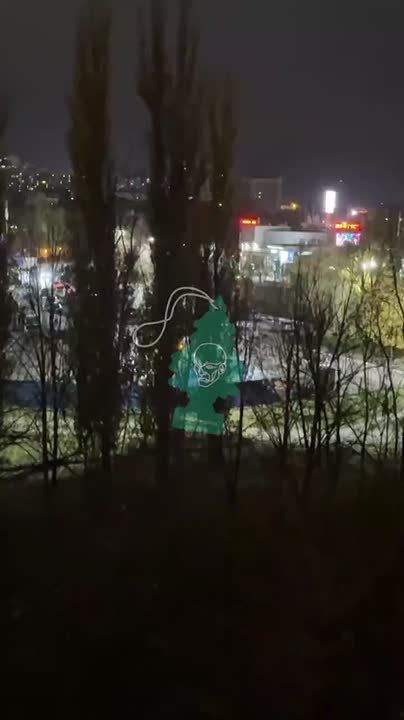 В Белгороде автоинспекторы оштрафовали водителей за шум на парковке гипермаркета