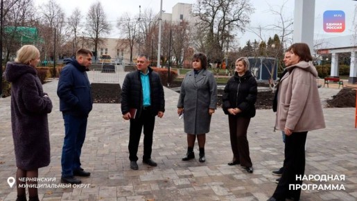 В Чернянке партийный десант контролирует ход капитального ремонта ФОКа